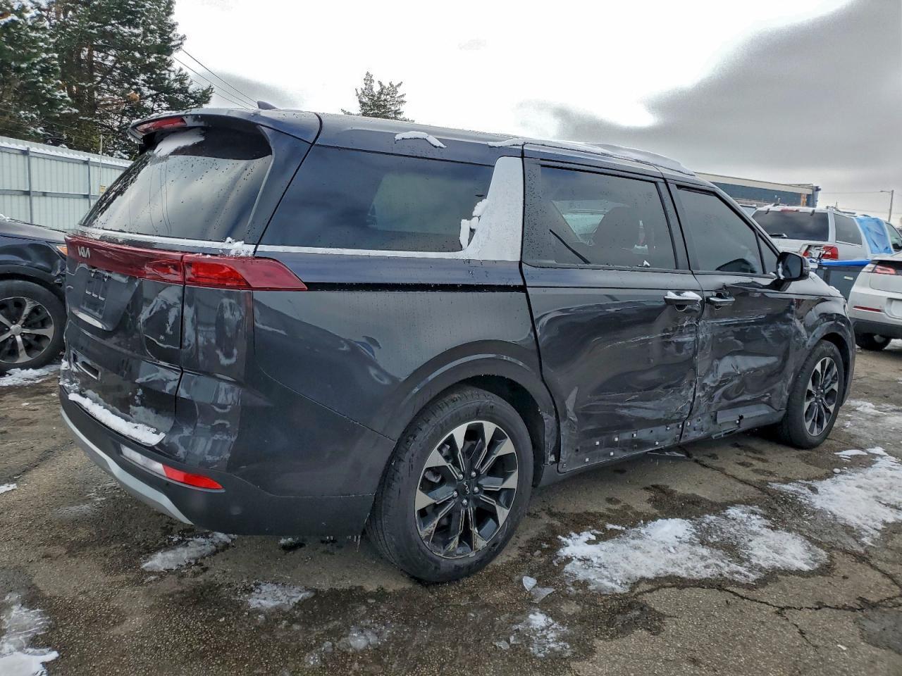 2023 Kia Carnival Ex - Фото 3
