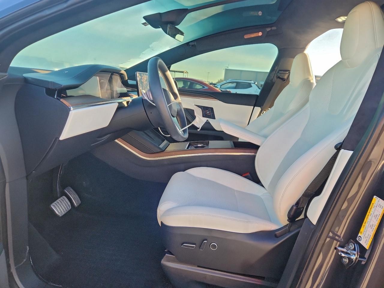 2023 Tesla Model X - Фото 7