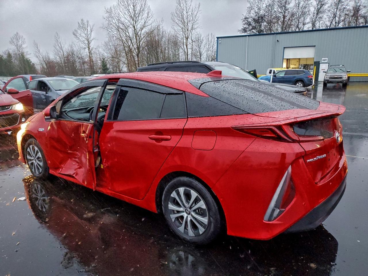 2021 Toyota Prius Prime Le - Фото 2