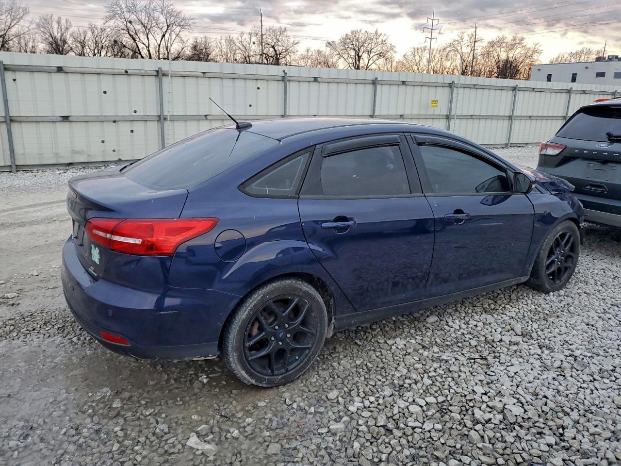 2016 Ford Focus Se - Фото 3