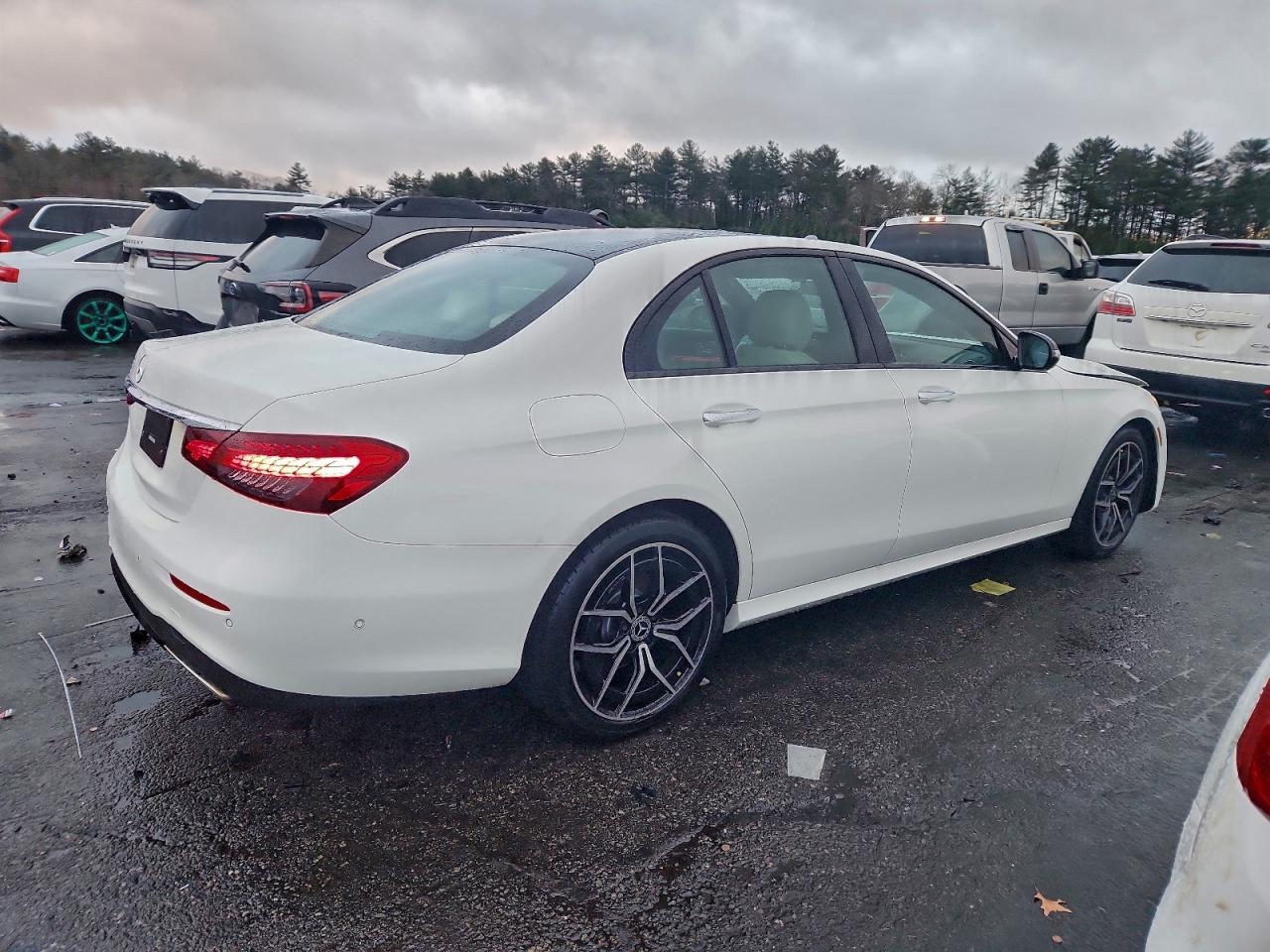 2023 Mercedes-Benz E 350 - Фото 3