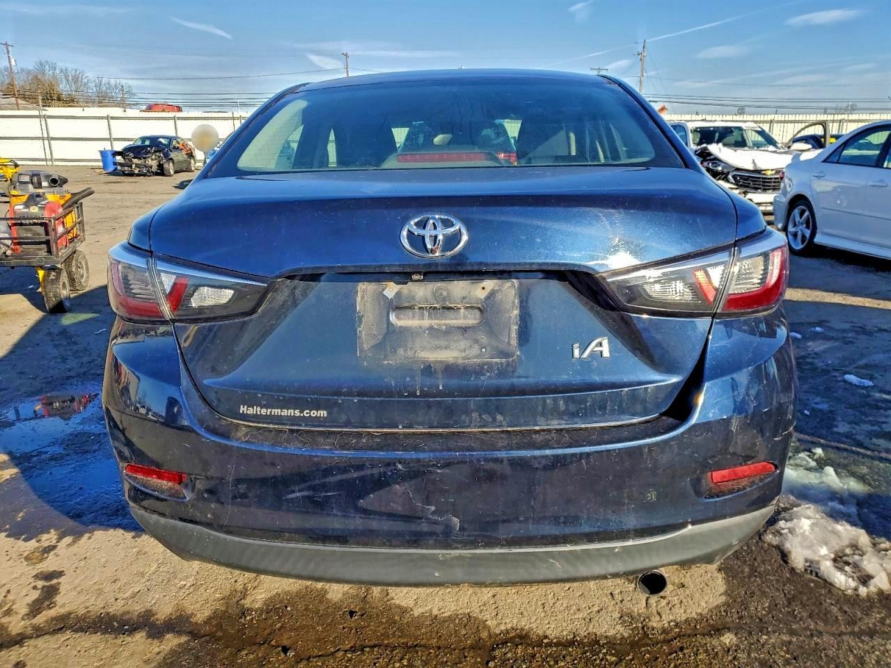 2018 Toyota Yaris Ia - Image 6