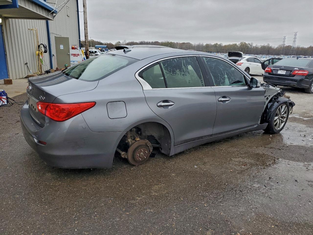 2017 Infiniti Q50 2.0T - Image 3