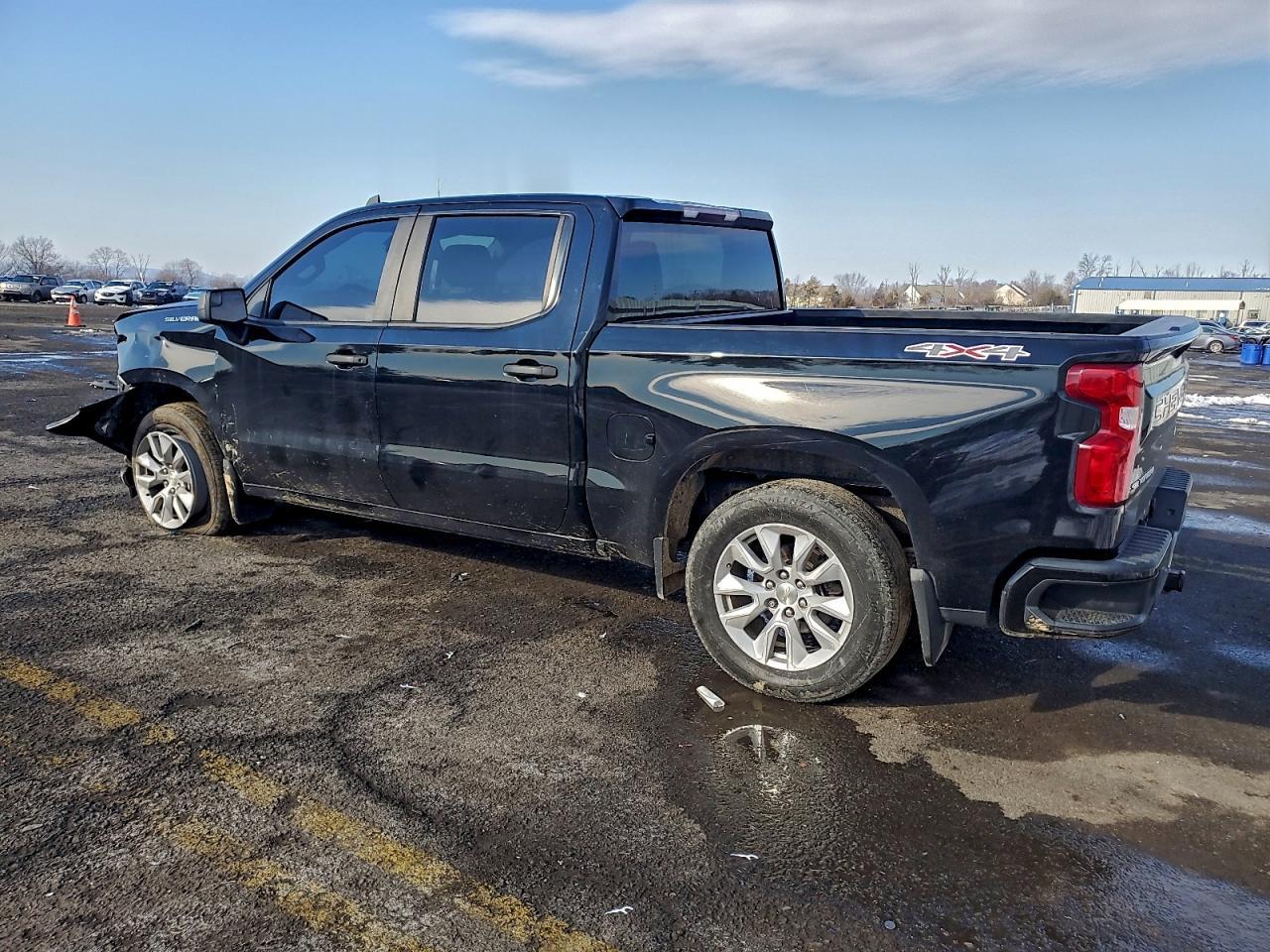 2022 Chevrolet Silverado Ltd K1500 Custom - Фото 2