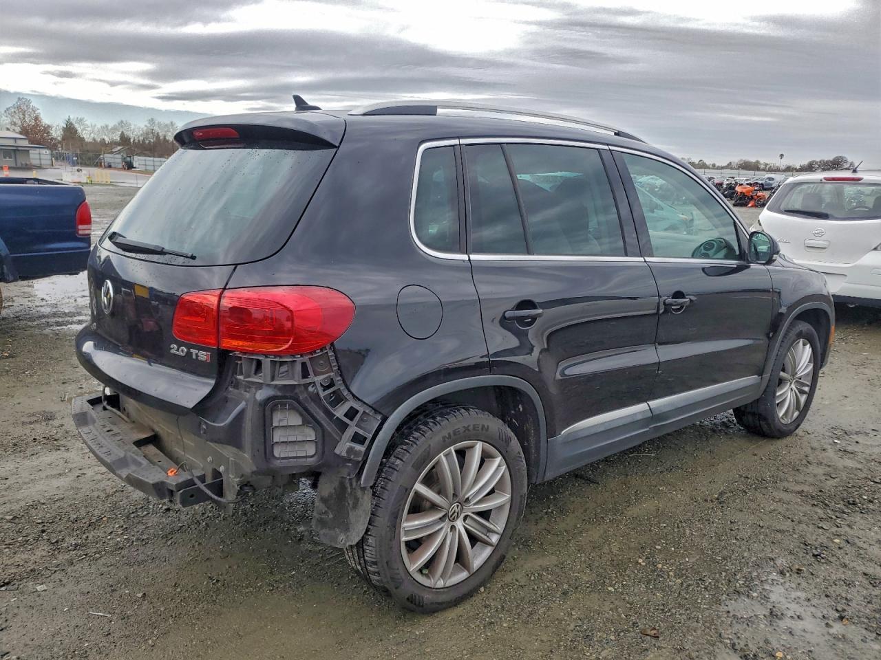 2014 Volkswagen Tiguan S - Image 3