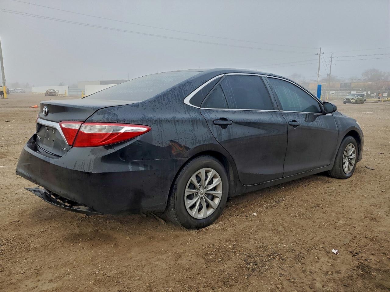 2015 Toyota Camry Le - Image 3