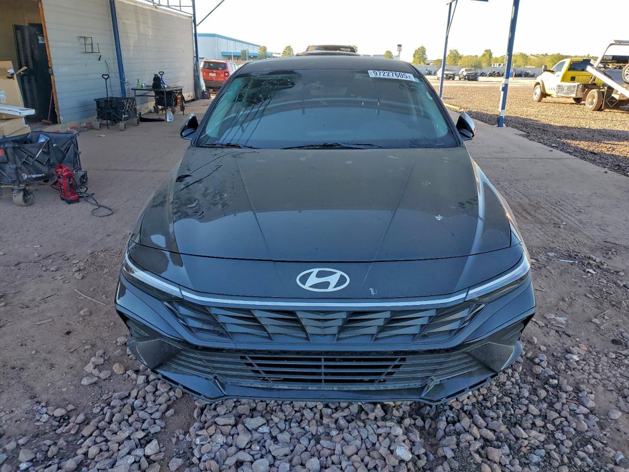 2025 Hyundai Elantra Se - Image 5