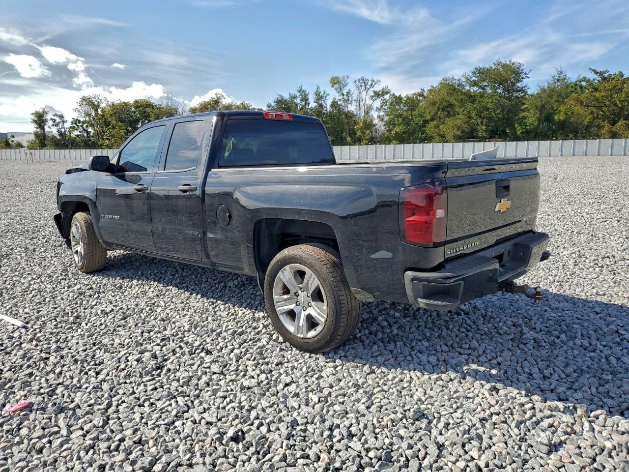 2016 Chevrolet Silverado C1500 Custom - Фото 2