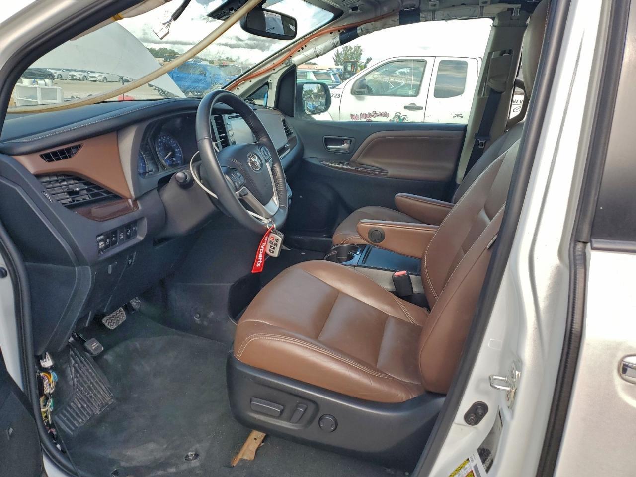 2019 Toyota Sienna Xle - Image 7
