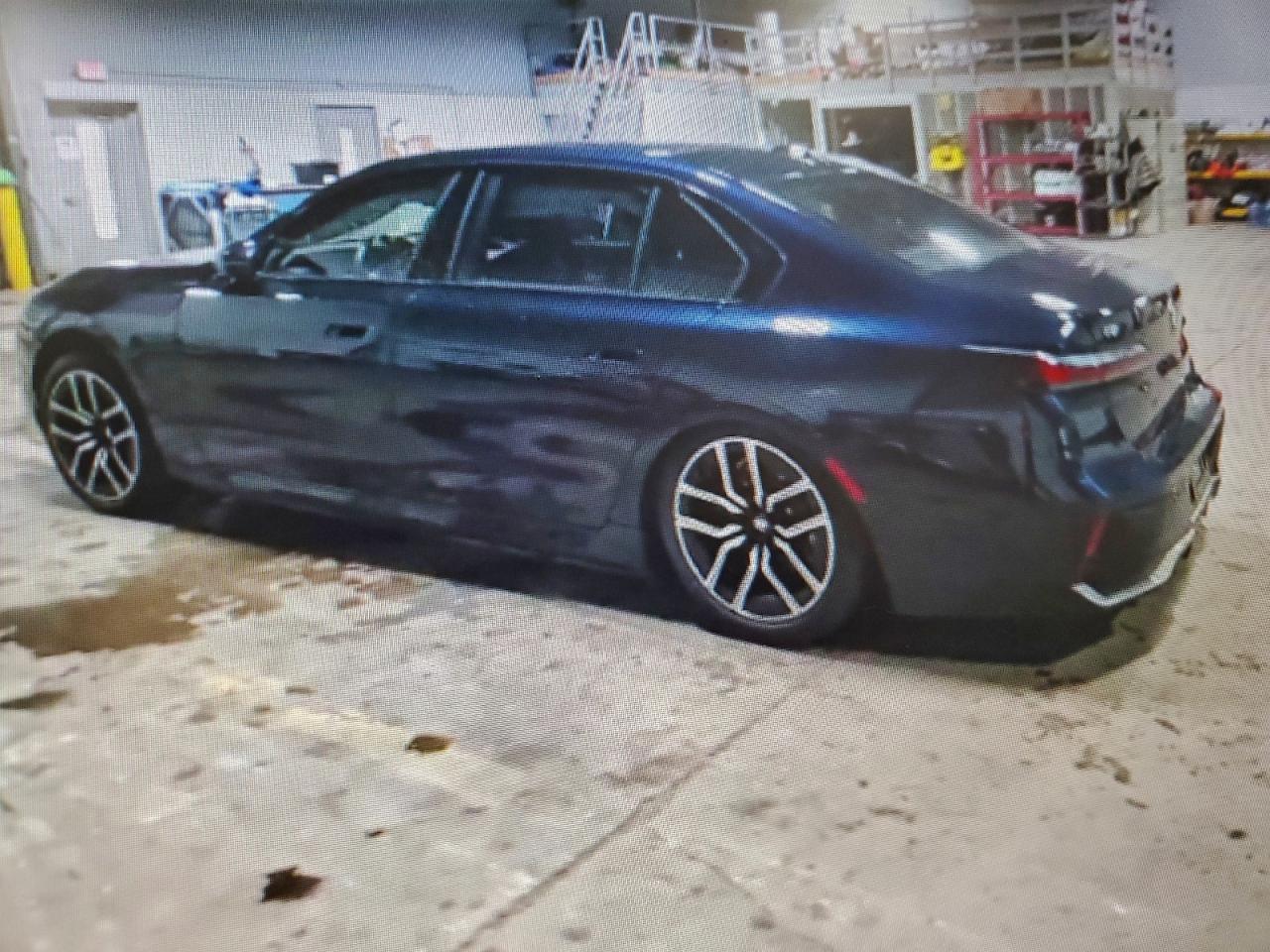 2023 BMW I7 xDrive60 - Фото 2