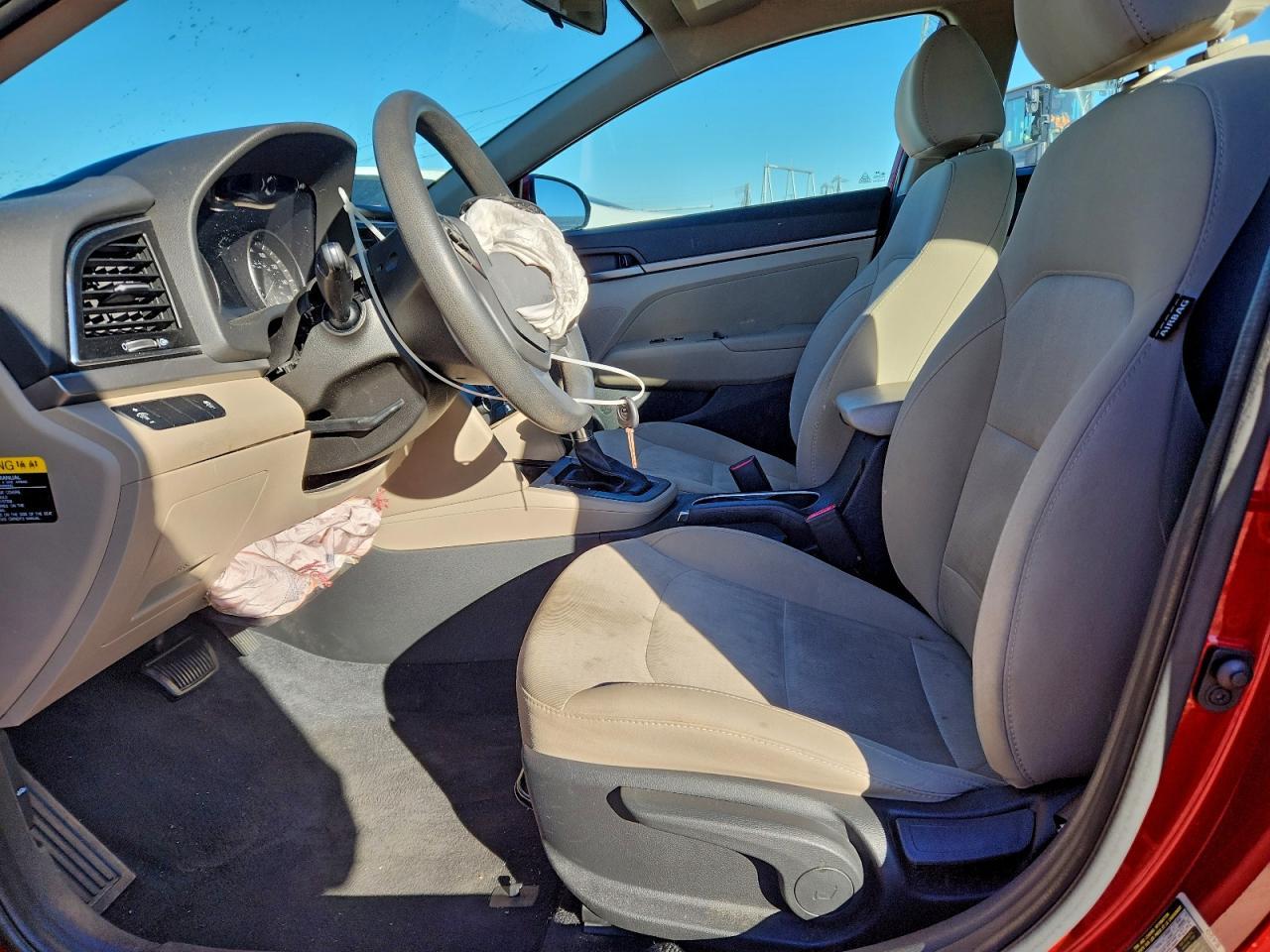 2017 Hyundai Elantra - Фото 7