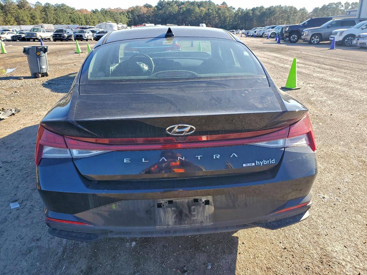 2023 Hyundai Elantra Blue - Фото 6