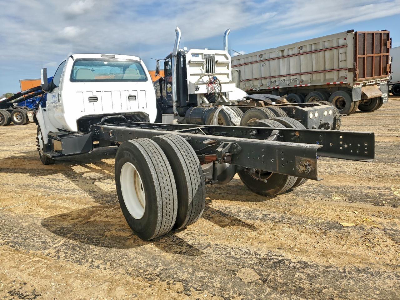 2023 Ford F650 Truck Cab And Chassis - Image 3