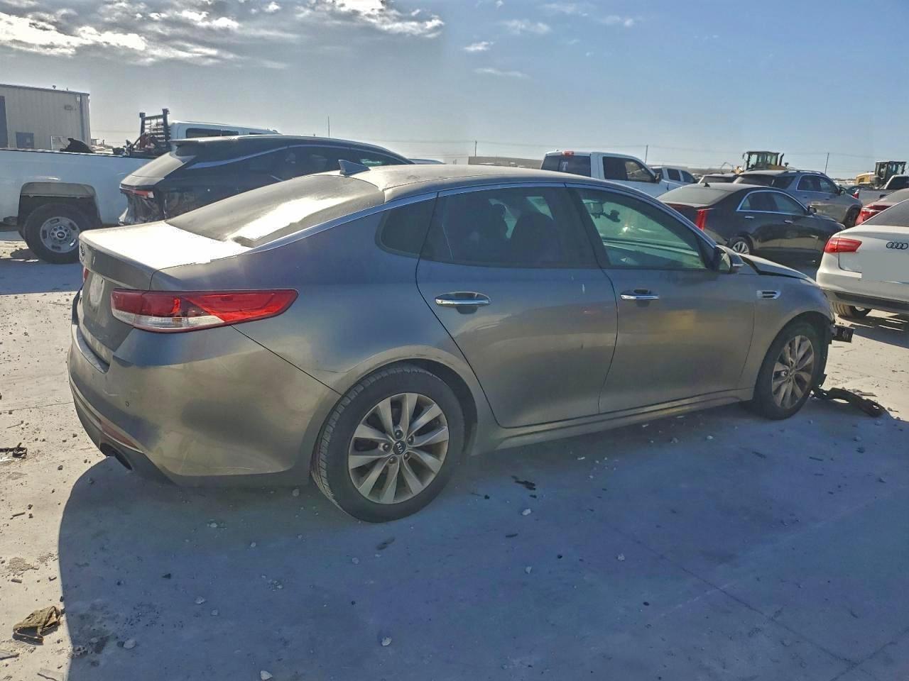 2018 Kia Optima Lx - Image 3