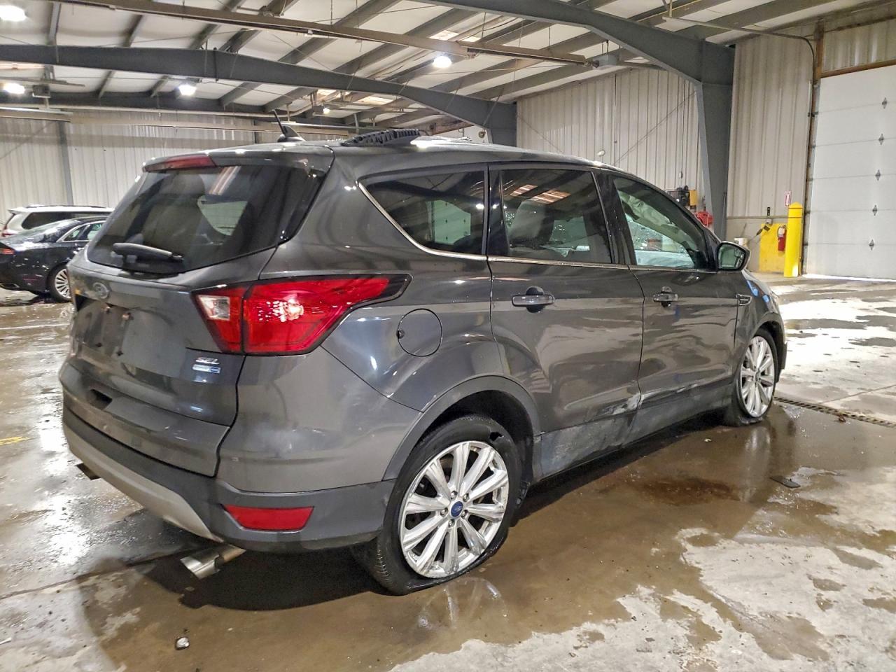 2019 Ford Escape Sel - Фото 3