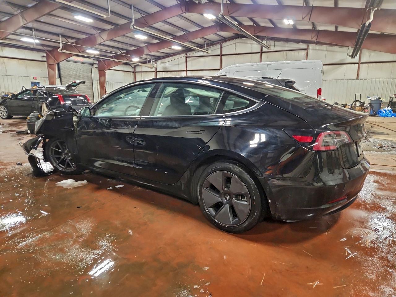 2021 Tesla Model 3 - Фото 2