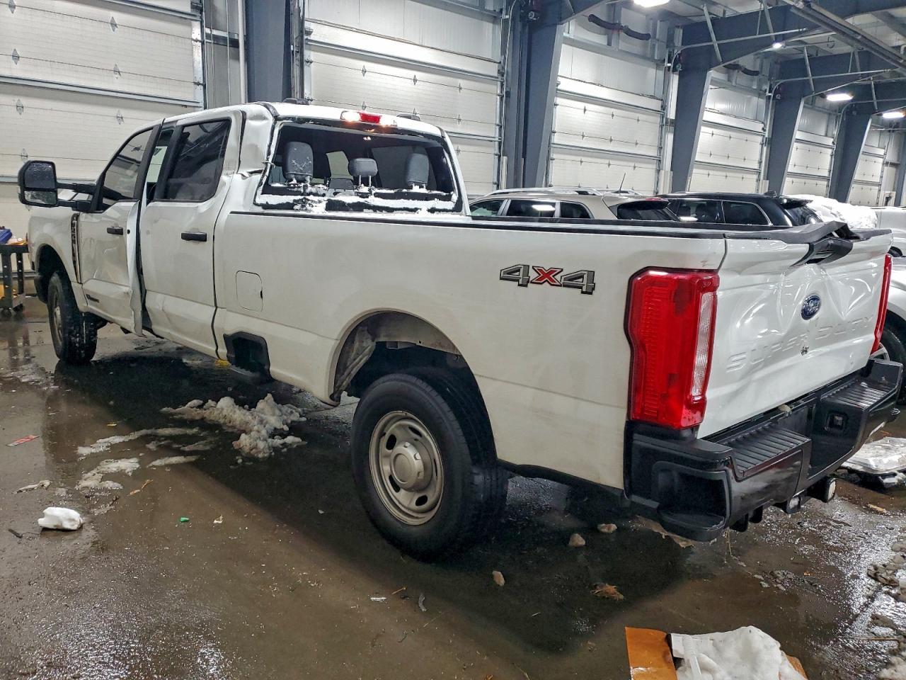 2025 Ford F250 Super Duty - Фото 2