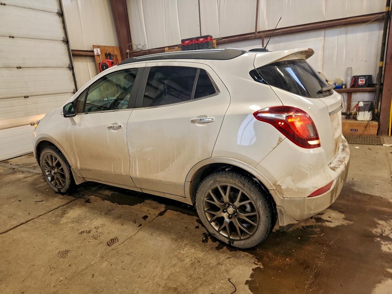 2019 Buick Encore Sport Touring - Фото 2