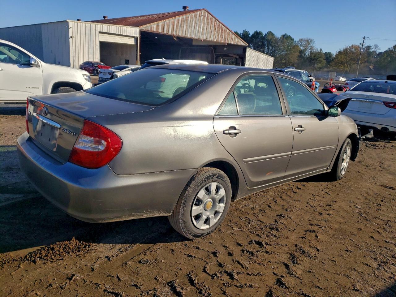 2004 Toyota Camry Le - Image 3