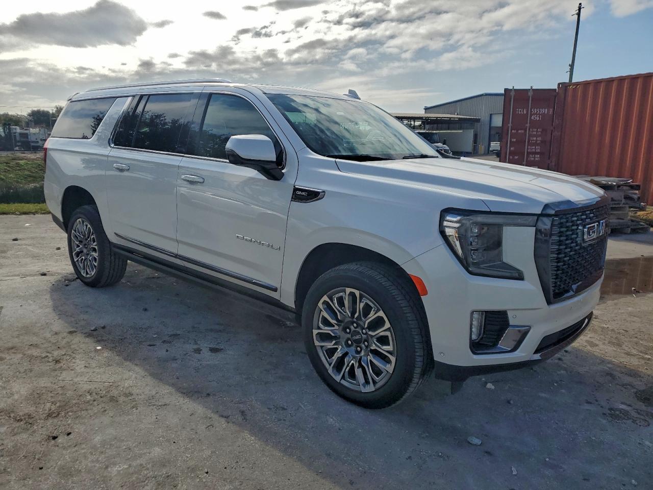 2023 GMC Yukon Xl Denali Ultimate - Фото 4