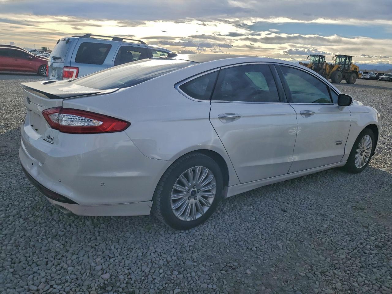 2013 Ford Fusion Titanium Phev - Image 3