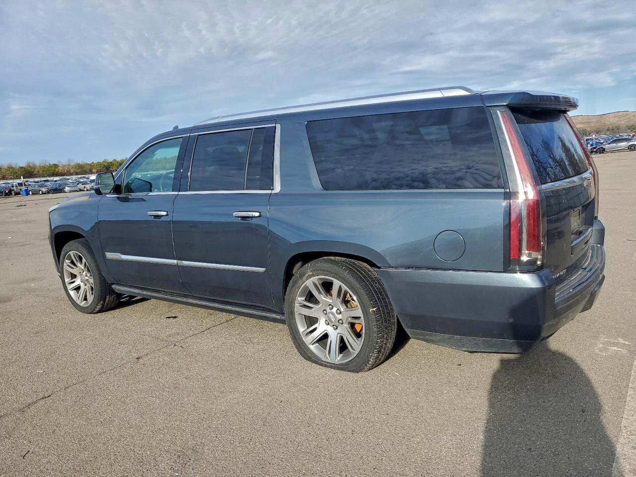 2019 Cadillac Escalade Esv Premium Luxury - Image 2