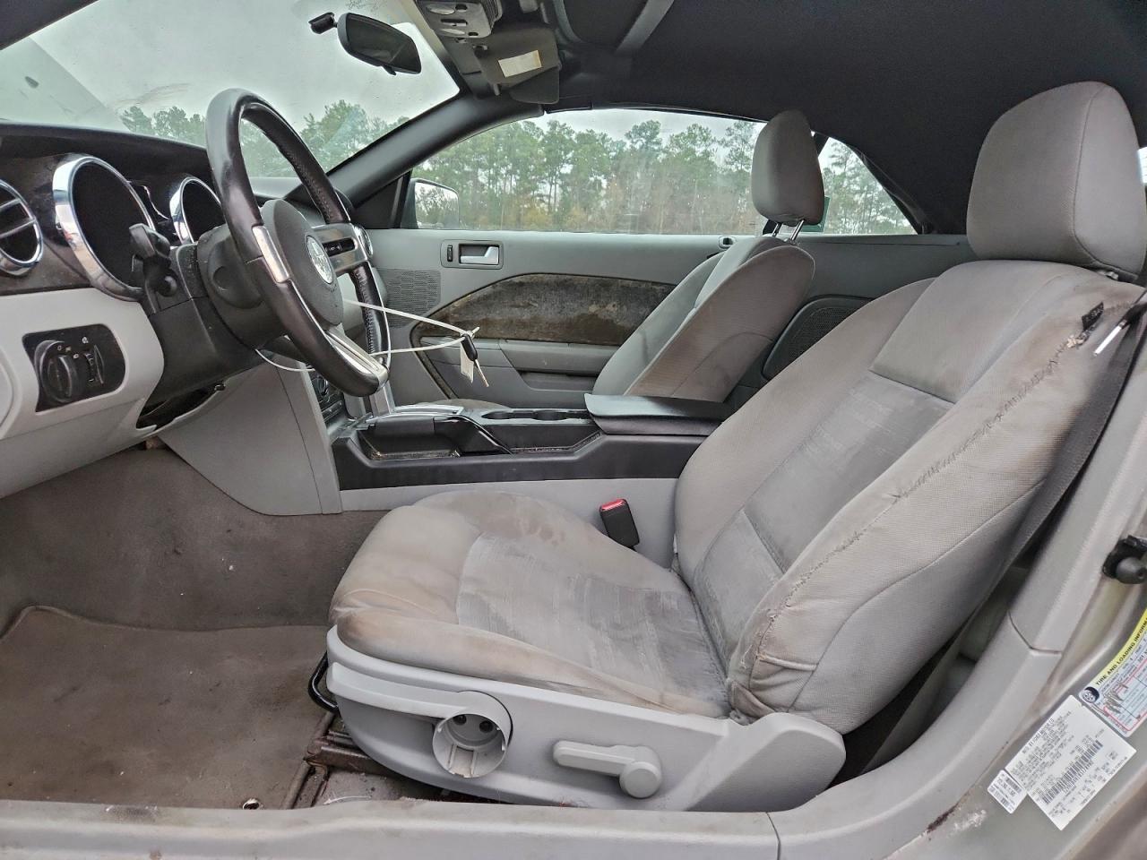 2008 Ford Mustang - Image 7