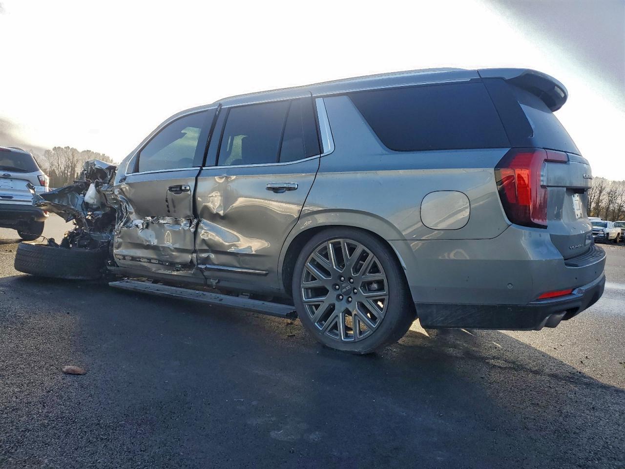 2025 GMC Yukon Denali Ultimate - Image 2