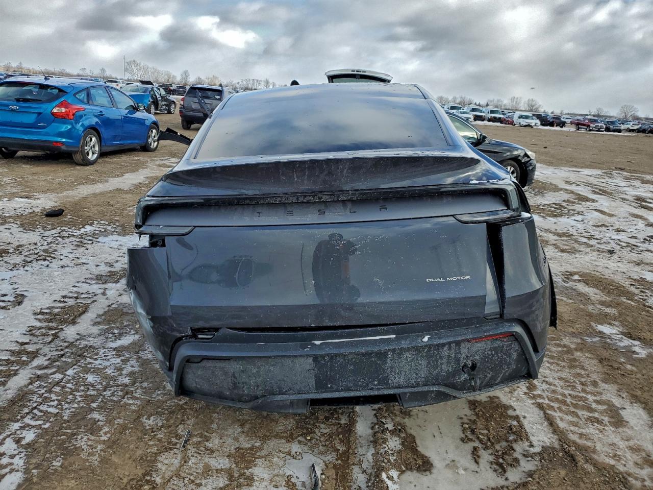 2026 Tesla Model Y - Фото 6