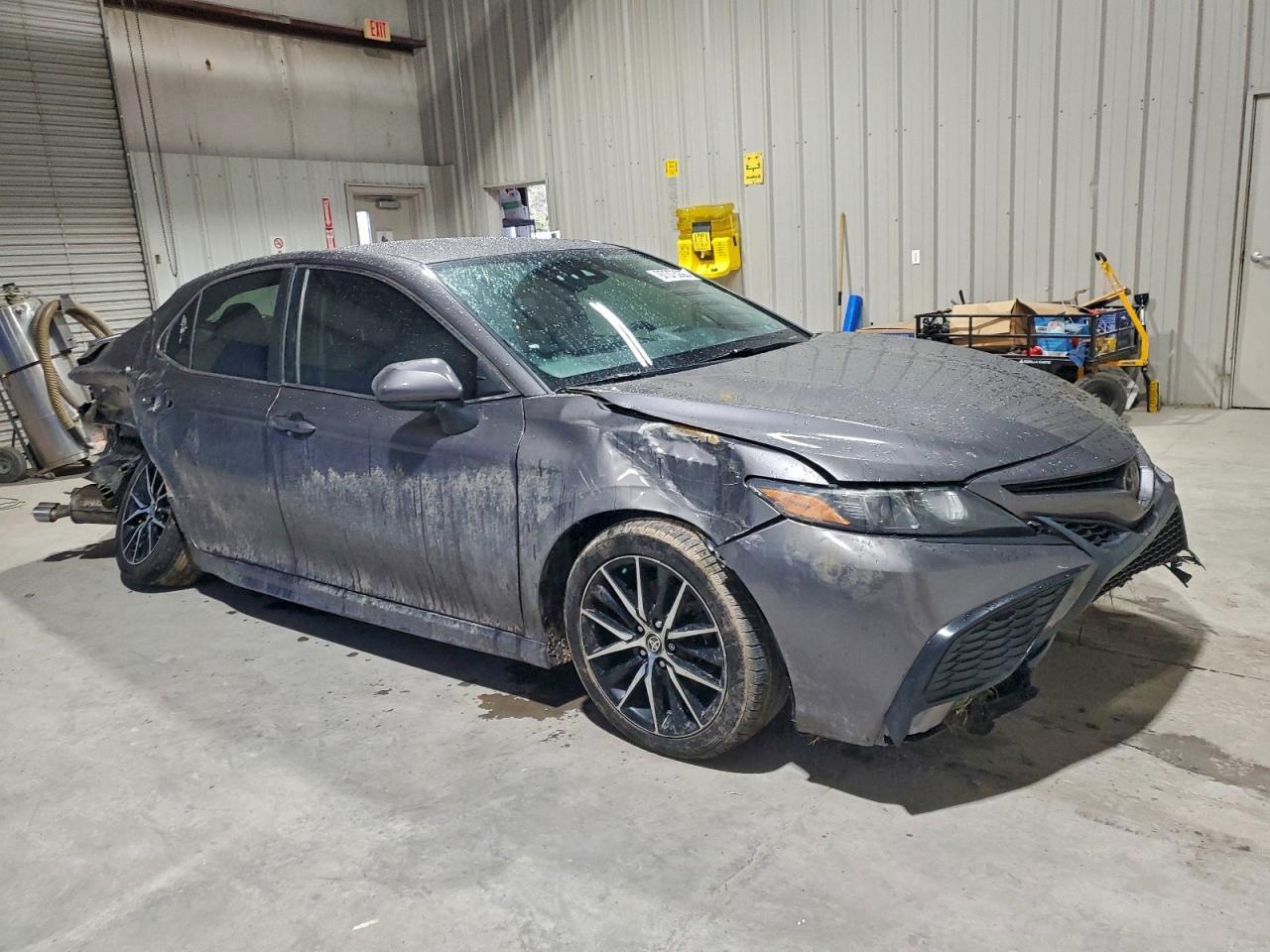 2021 Toyota Camry Se - Фото 4