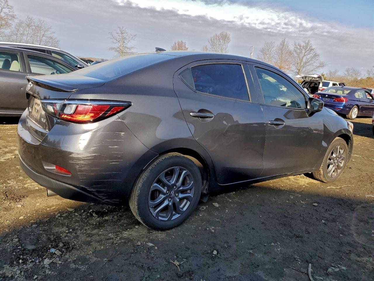 2019 Toyota Yaris L - Image 3
