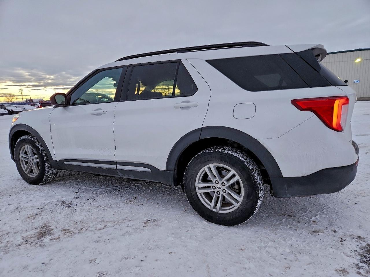 2023 Ford Explorer Xlt - Image 2