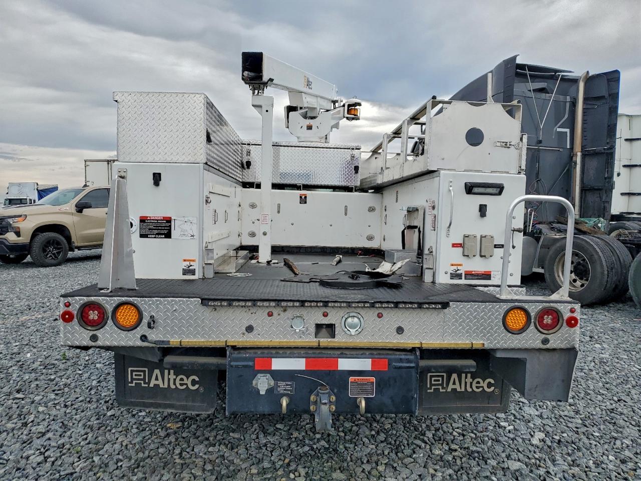 2022 Ford F450 Super Duty - Фото 6