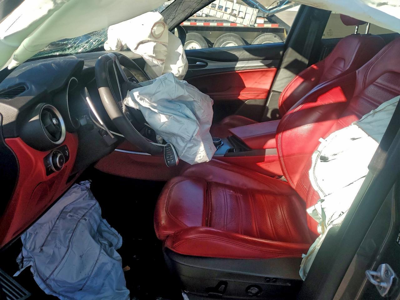 2019 Alfa Romeo Stelvio Ti - Фото 7