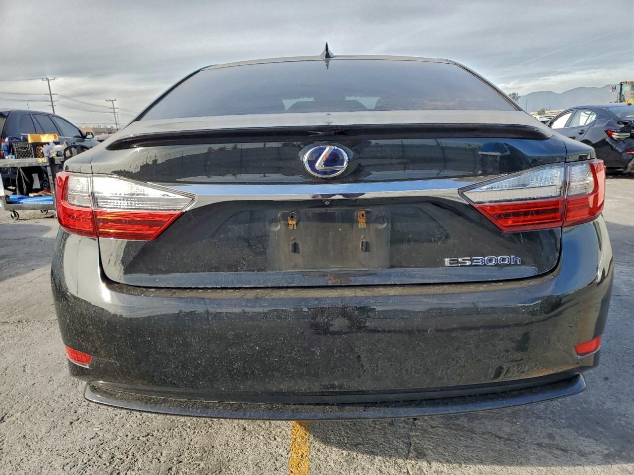 2018 Lexus Es 300H - Фото 6