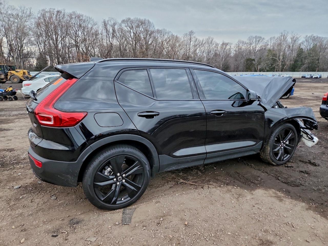 2023 Volvo Xc40 Ultimate - Фото 3