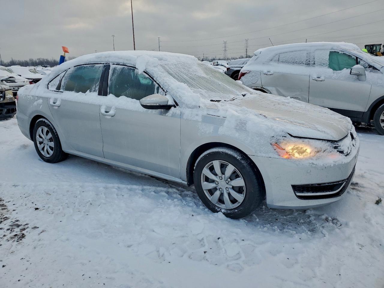 2015 Volkswagen Passat S - Image 4