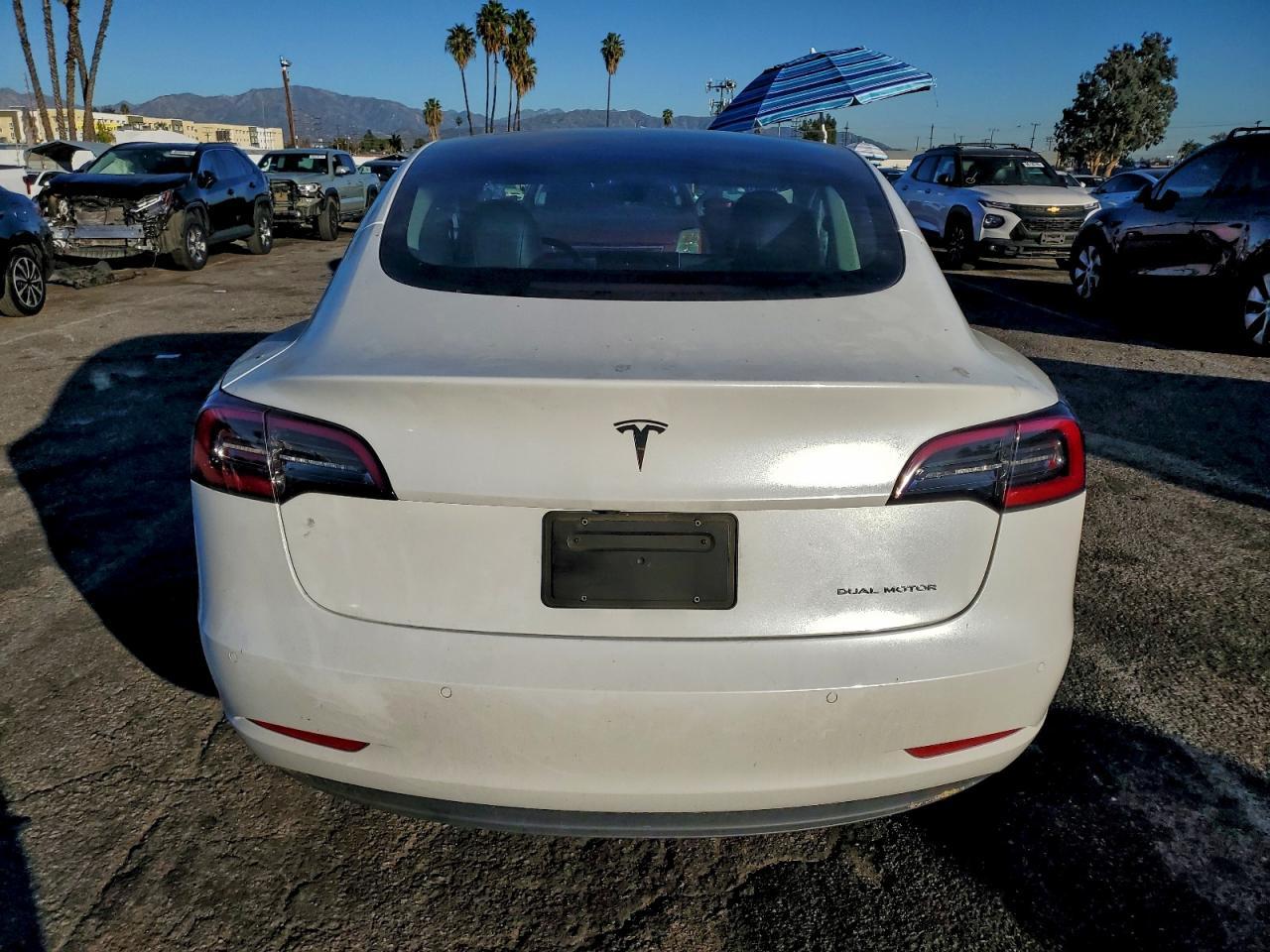 2022 Tesla Model 3 - Image 6