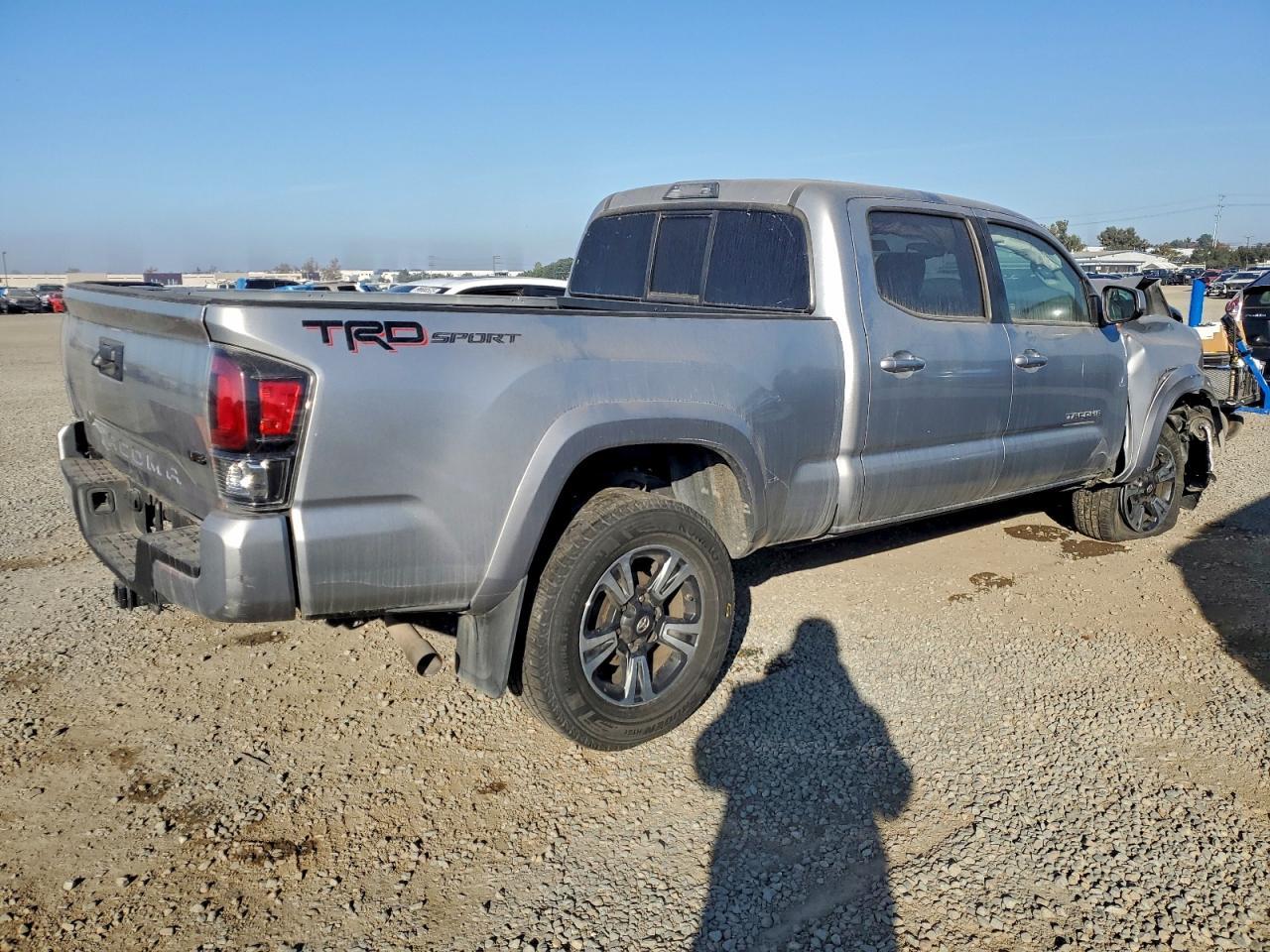 2018 Toyota Tacoma Double Cab - Image 3