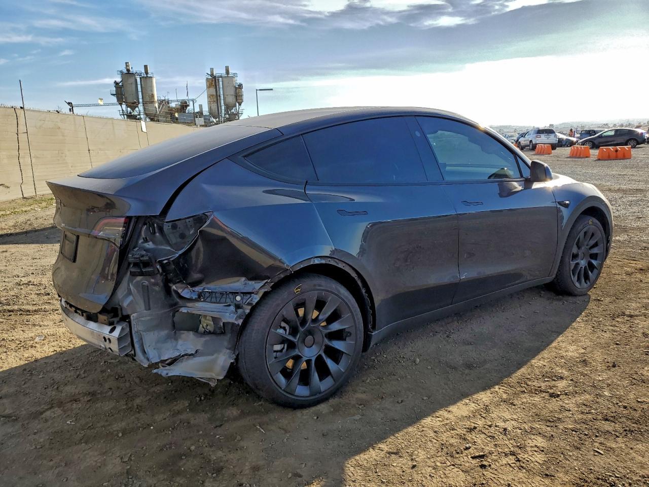 2024 Tesla Model Y - Фото 3