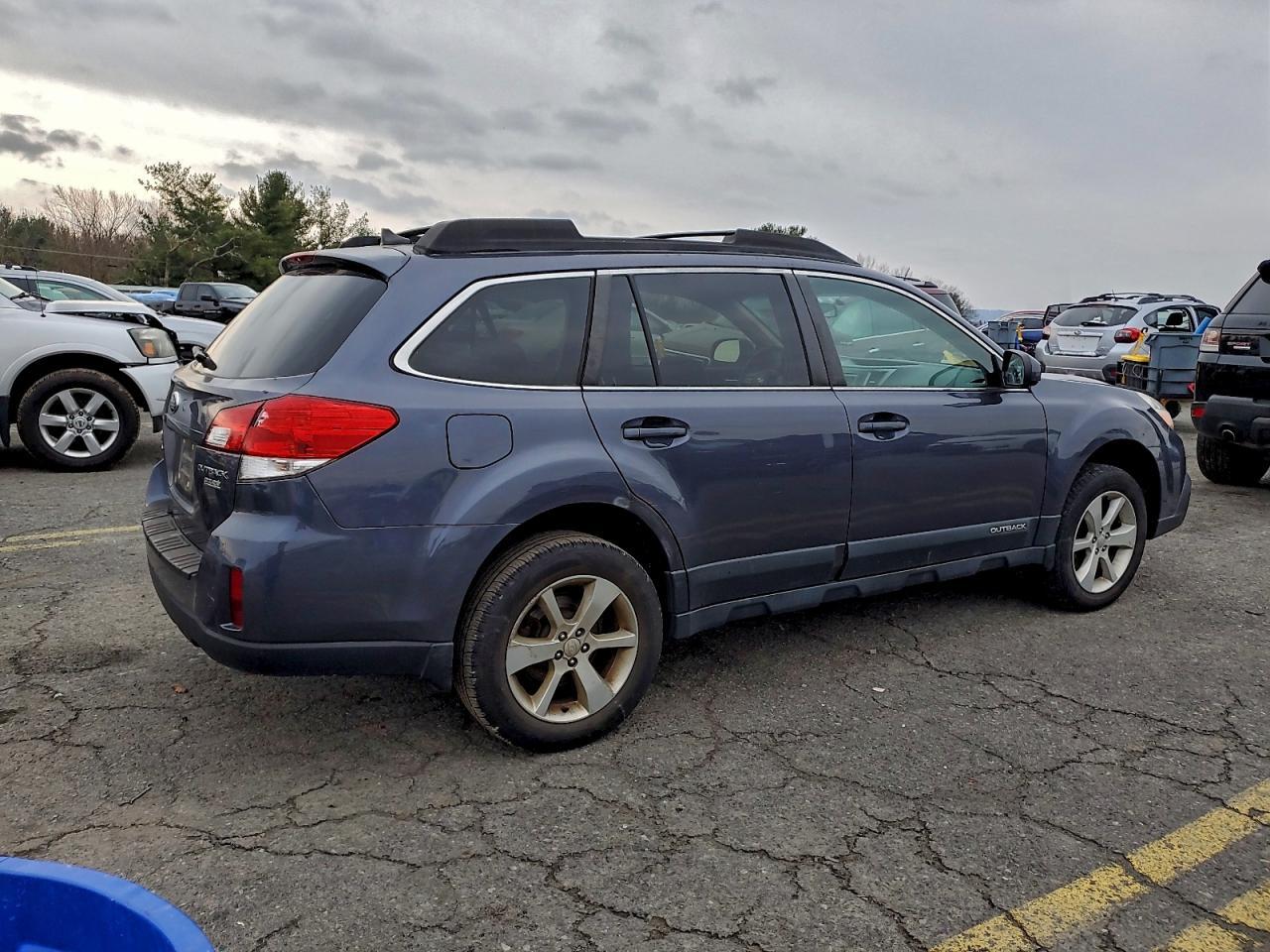2013 Subaru Outback - Image 3