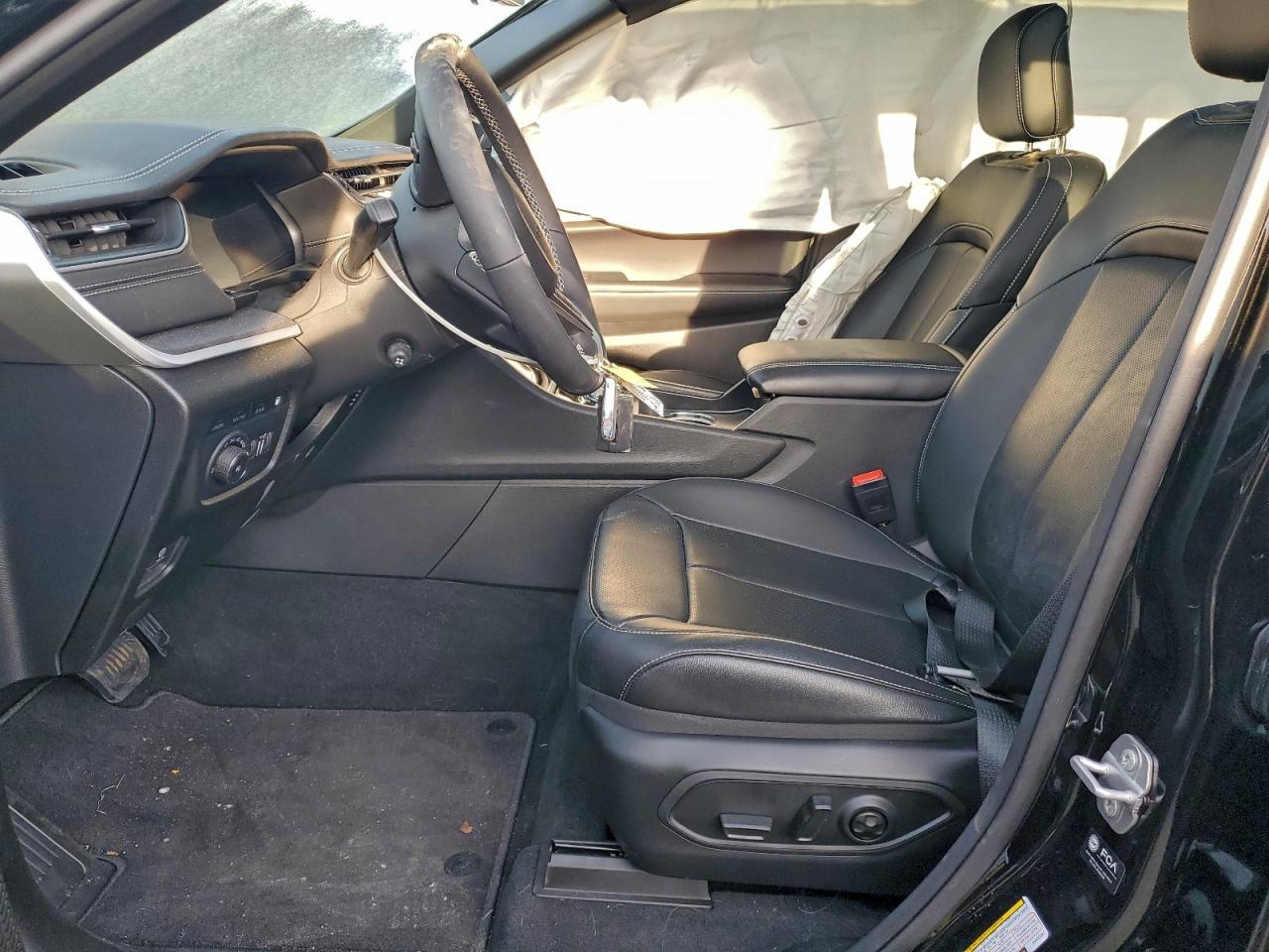 2025 Jeep Grand Cherokee 4Xe - Image 7