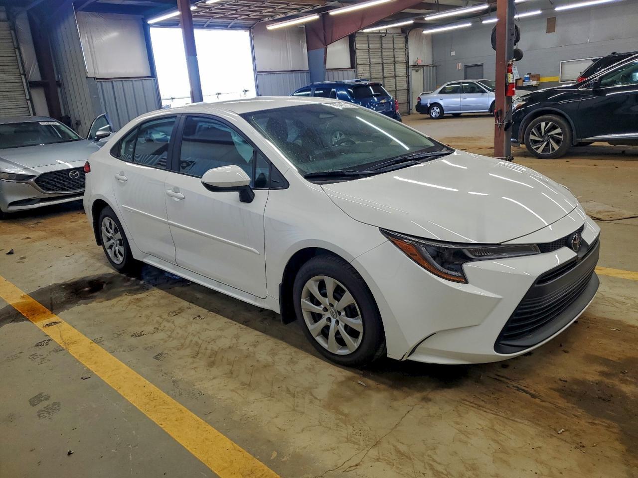 2025 Toyota Corolla Le - Фото 4