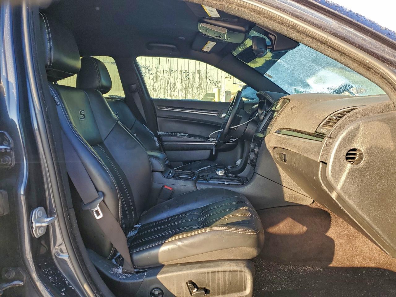2019 Chrysler 300 S - Image 7