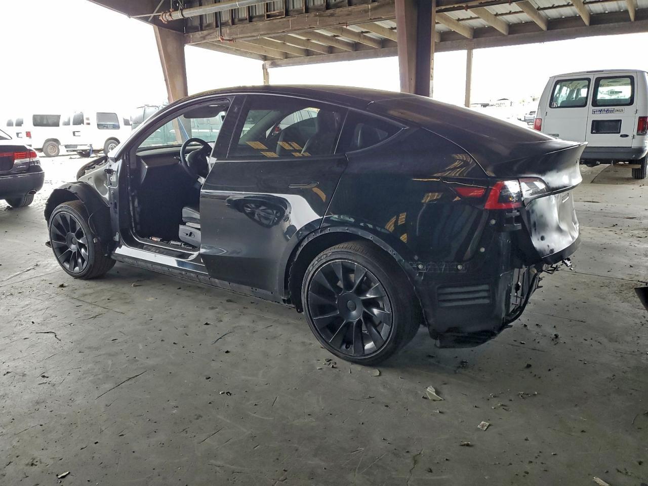 2021 Tesla Model Y - Фото 2