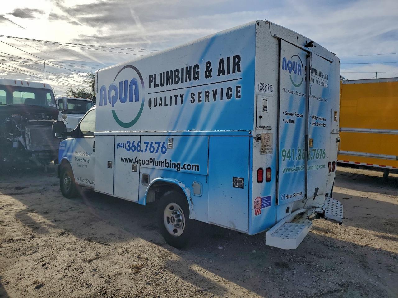 2013 GMC Savana Utility / Service Truck - Image 2