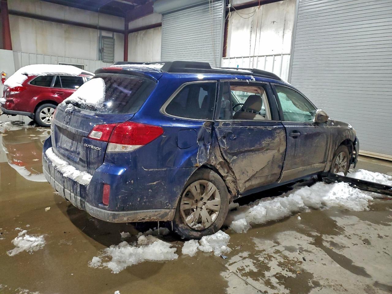 2011 Subaru Outback 2.5I - Image 3