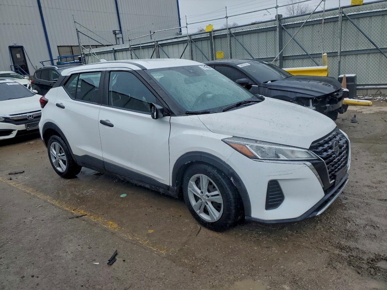 2021 Nissan Kicks S - Фото 4