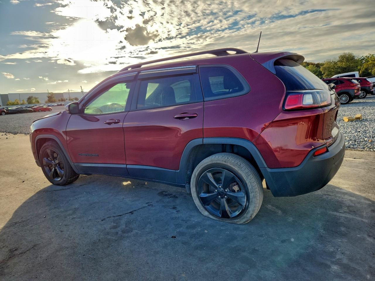 2019 Jeep Cherokee Latitude Plus - Фото 2