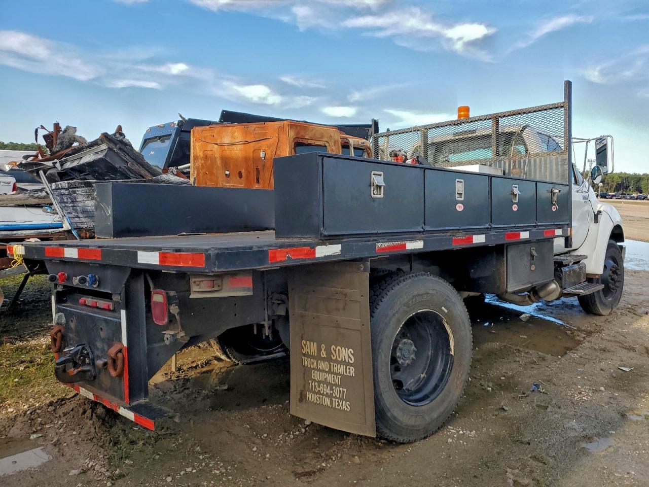 2015 Ford F750 Super Duty Flatbed Truck - Фото 4